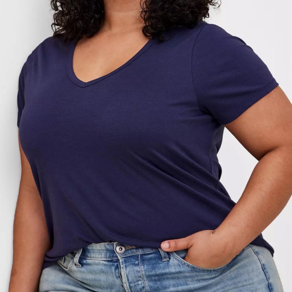 Torrid Girlfriend V-Neck Tee Size 1X
